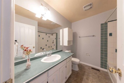 3403 55 Avenue, Lloydminster, AB - Indoor Photo Showing Bathroom