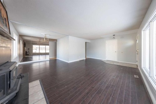 3403 55 Avenue, Lloydminster, AB - Indoor Photo Showing Other Room