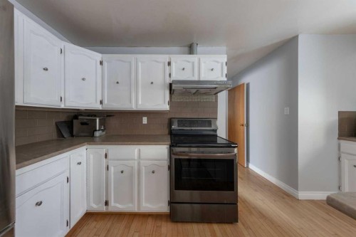3403 55 Avenue, Lloydminster, AB - Indoor Photo Showing Kitchen