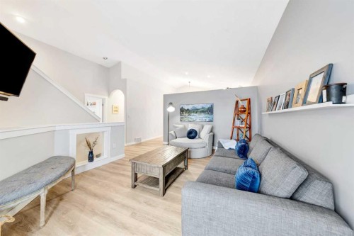 4107 68 Avenue, Lloydminster, AB - Indoor Photo Showing Living Room