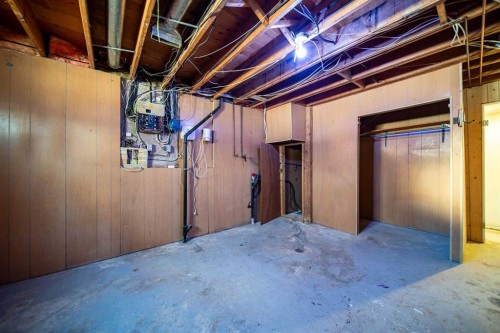 226 5 Avenue, Wainwright, AB - Indoor Photo Showing Basement