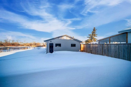226 5 Avenue, Wainwright, AB - Outdoor