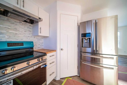 226 5 Avenue, Wainwright, AB - Indoor Photo Showing Kitchen