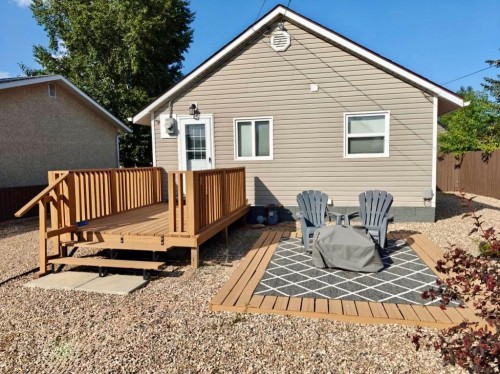1233 6 Avenue, Wainwright, AB - Outdoor With Deck Patio Veranda With Exterior