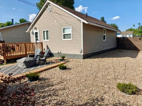 1233 6 Avenue, Wainwright, AB - Outdoor With Exterior