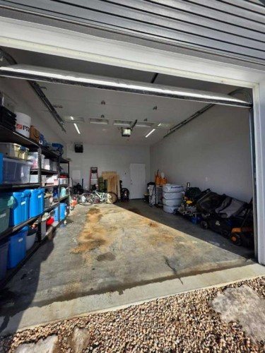 2713 11 Avenue, Wainwright, AB - Indoor Photo Showing Garage