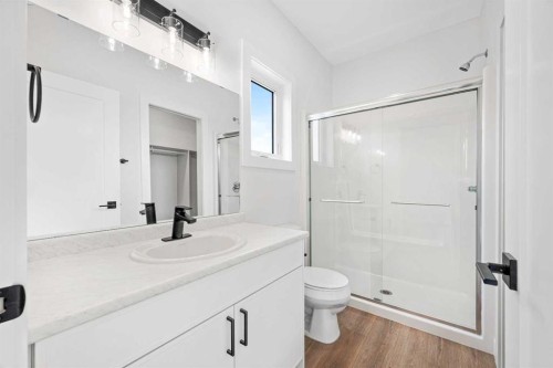 1306 56 Avenue, Lloydminster, AB - Indoor Photo Showing Bathroom