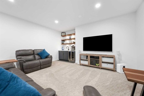 6008 13 Street, Lloydminster, AB - Indoor Photo Showing Living Room