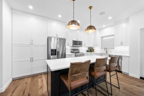 6008 13 Street, Lloydminster, AB - Indoor Photo Showing Kitchen With Upgraded Kitchen