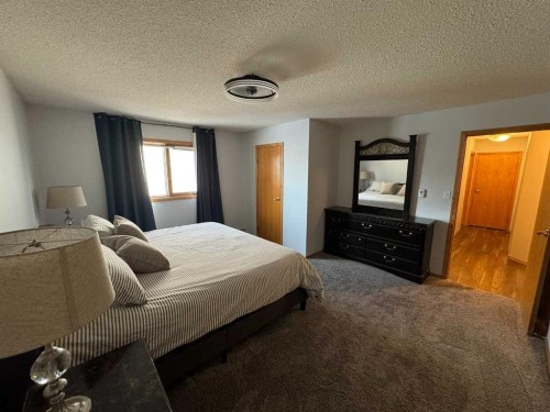 1925 5 Avenue, Wainwright, AB - Indoor Photo Showing Bedroom