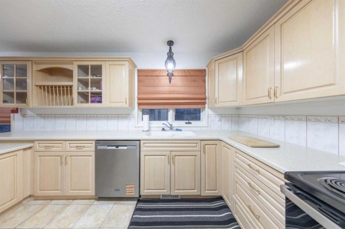 5116 30 Street, Lloydminster, AB - Indoor Photo Showing Kitchen