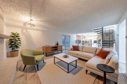 5116 30 Street, Lloydminster, AB - Indoor Photo Showing Living Room