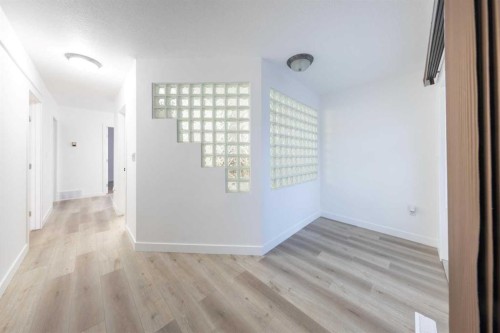 5116 30 Street, Lloydminster, AB - Indoor Photo Showing Other Room