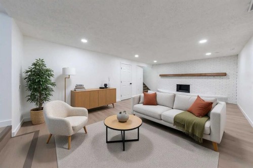 5116 30 Street, Lloydminster, AB - Indoor