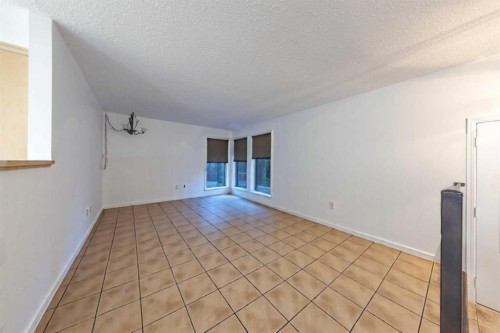 5116 30 Street, Lloydminster, AB - Indoor Photo Showing Other Room