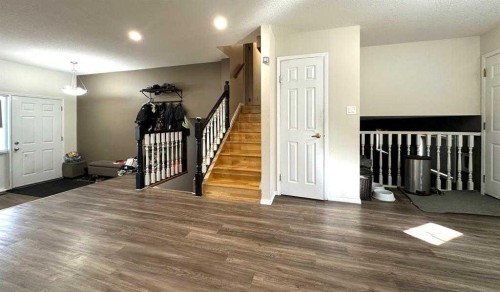 206 4 Avenue North, Marwayne, AB - Indoor Photo Showing Other Room