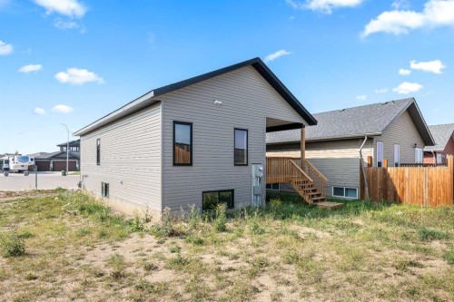 3321 41 Avenue, Lloydminster, SK - Outdoor With Exterior