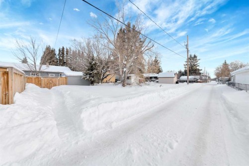 230 2 Avenue, St. Walburg, SK - Outdoor