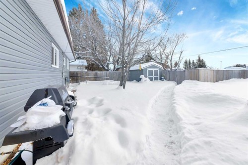 230 2 Avenue, St. Walburg, SK - Outdoor