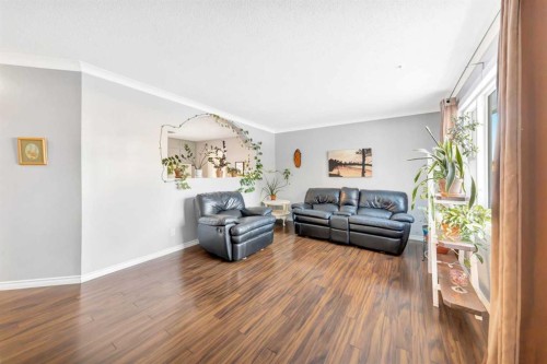 230 2 Avenue, St. Walburg, SK - Indoor Photo Showing Living Room