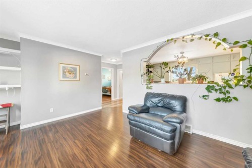 230 2 Avenue, St. Walburg, SK - Indoor Photo Showing Living Room