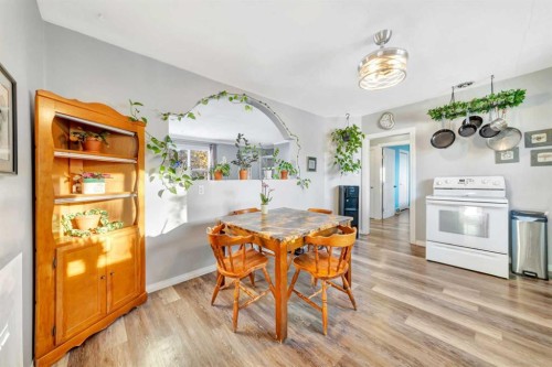 230 2 Avenue, St. Walburg, SK - Indoor Photo Showing Dining Room