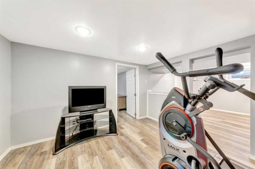 230 2 Avenue, St. Walburg, SK - Indoor