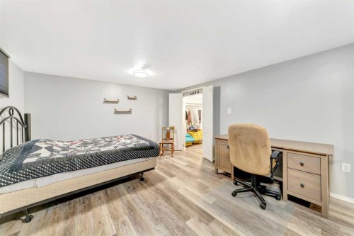 230 2 Avenue, St. Walburg, SK - Indoor Photo Showing Bedroom