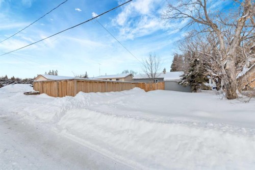 230 2 Avenue, St. Walburg, SK - Outdoor
