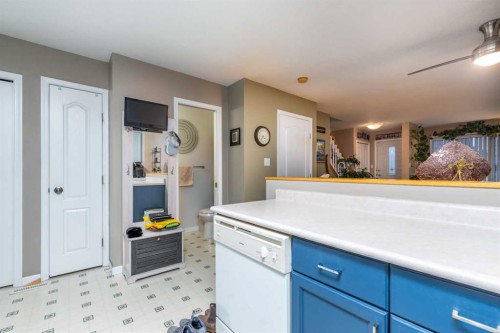 5018 46 Street, Lloydminster, AB - Indoor Photo Showing Kitchen