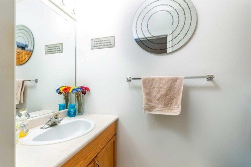 5018 46 Street, Lloydminster, AB - Indoor Photo Showing Bathroom