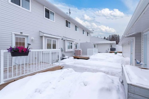 5018 46 Street, Lloydminster, AB - Outdoor With Exterior