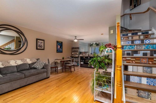 5018 46 Street, Lloydminster, AB - Indoor Photo Showing Living Room