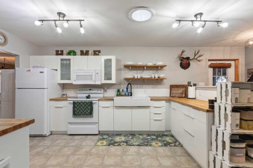 1013 Osprey Drive, Livelong, SK - Indoor Photo Showing Kitchen