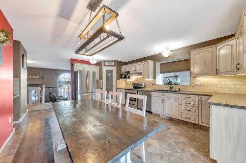 5911 41 Street, Lloydminster, AB - Indoor Photo Showing Kitchen