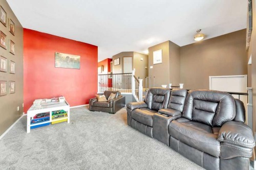 5911 41 Street, Lloydminster, AB - Indoor Photo Showing Living Room