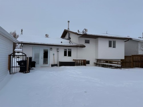 5213 48 Street, Kitscoty, AB - Outdoor