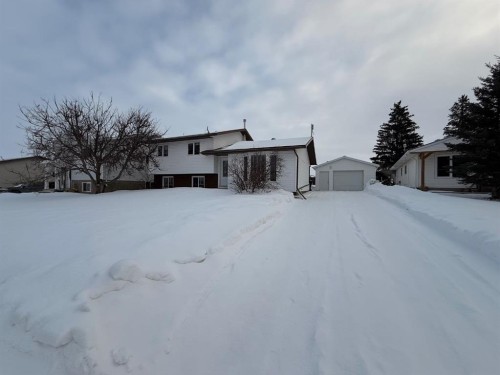 5213 48 Street, Kitscoty, AB - Outdoor