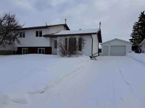 5213 48 Street, Kitscoty, AB - Outdoor