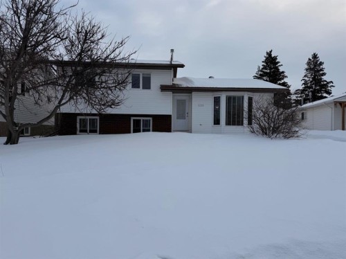 5213 48 Street, Kitscoty, AB - Outdoor