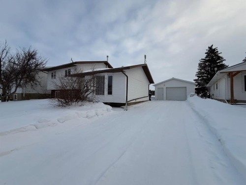 5213 48 Street, Kitscoty, AB - Outdoor With Exterior