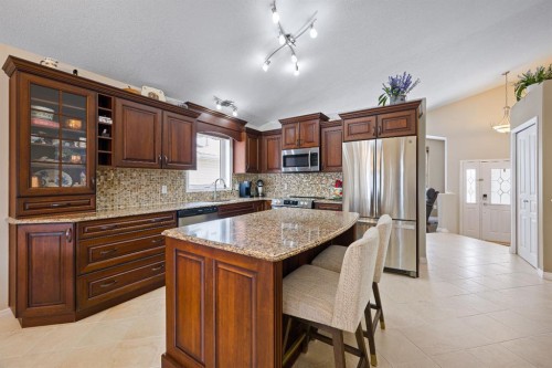 3904 63 Avenue, Lloydminster, AB - Indoor Photo Showing Kitchen