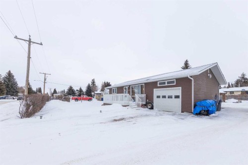 111 4 Avenue West, Maidstone, SK - Outdoor