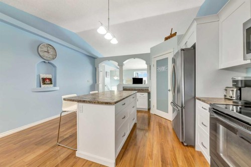 3204 65 Avenue, Lloydminster, AB - Indoor Photo Showing Kitchen With Upgraded Kitchen