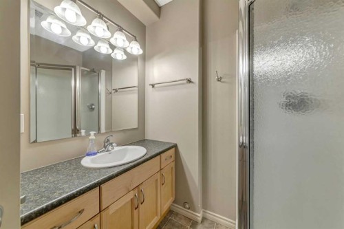 3204 65 Avenue, Lloydminster, AB - Indoor Photo Showing Bathroom