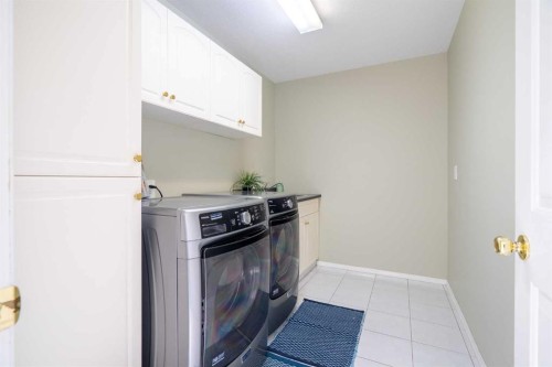 3906 59 Avenue Close, Lloydminster, AB - Indoor Photo Showing Laundry Room