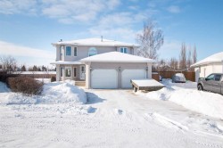 3906 59 Avenue Close  Lloydminster, AB T9V 2R9
