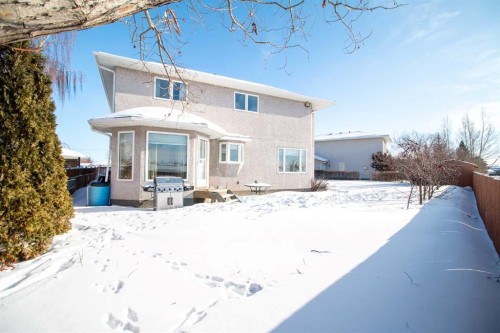 3906 59 Avenue Close, Lloydminster, AB - Outdoor