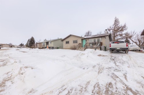 2305 47 Avenue, Lloydminster, SK - Outdoor