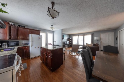 2305 47 Avenue, Lloydminster, SK - Indoor Photo Showing Kitchen
